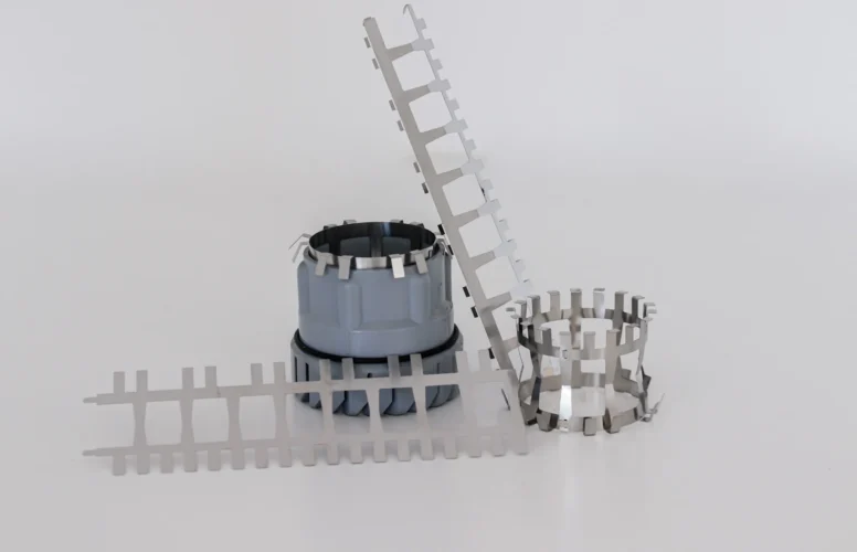 Maschine in der Produktion von Klemmkörpern