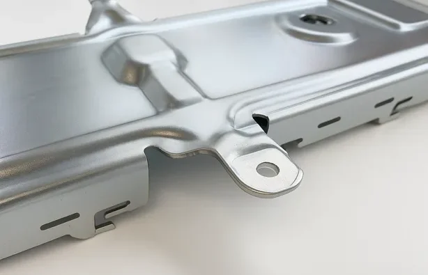 Silbernes Gehäuseblech für Frontdisplay
