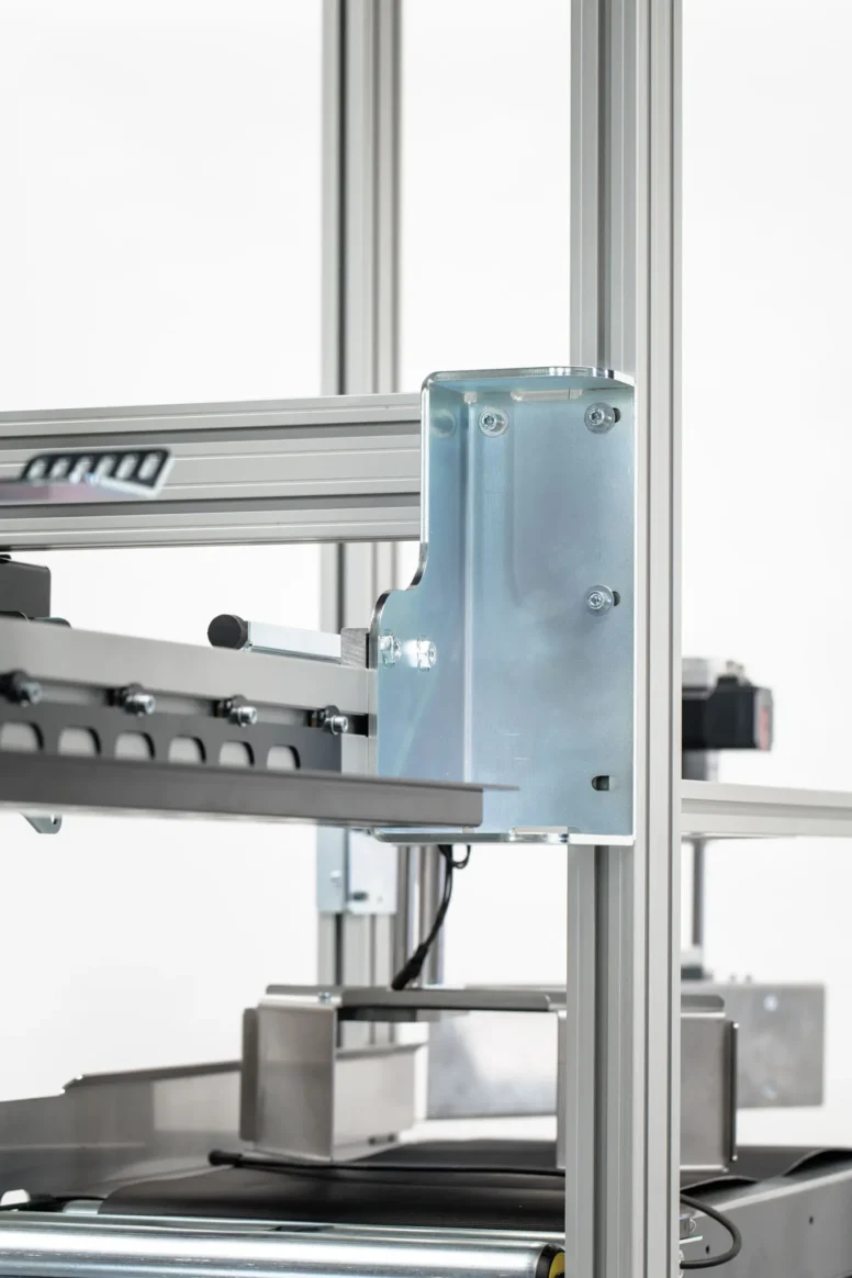 Silberne Maschine bei Hermann Blechtechnik
