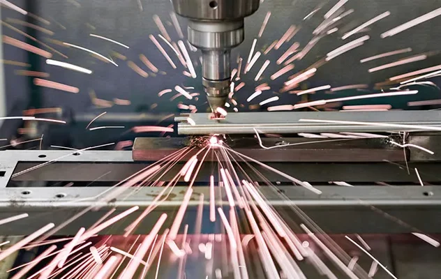 Rohr und Werkzeuge für präzise Metallbearbeitung bei Hermann Blechtechnik Rohr und Werkzeuge für Metallbearbeitung