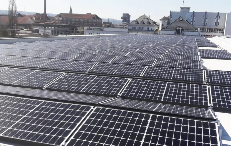 Maschinenbau mit Solarpanel bei Hermann Blechtechnik